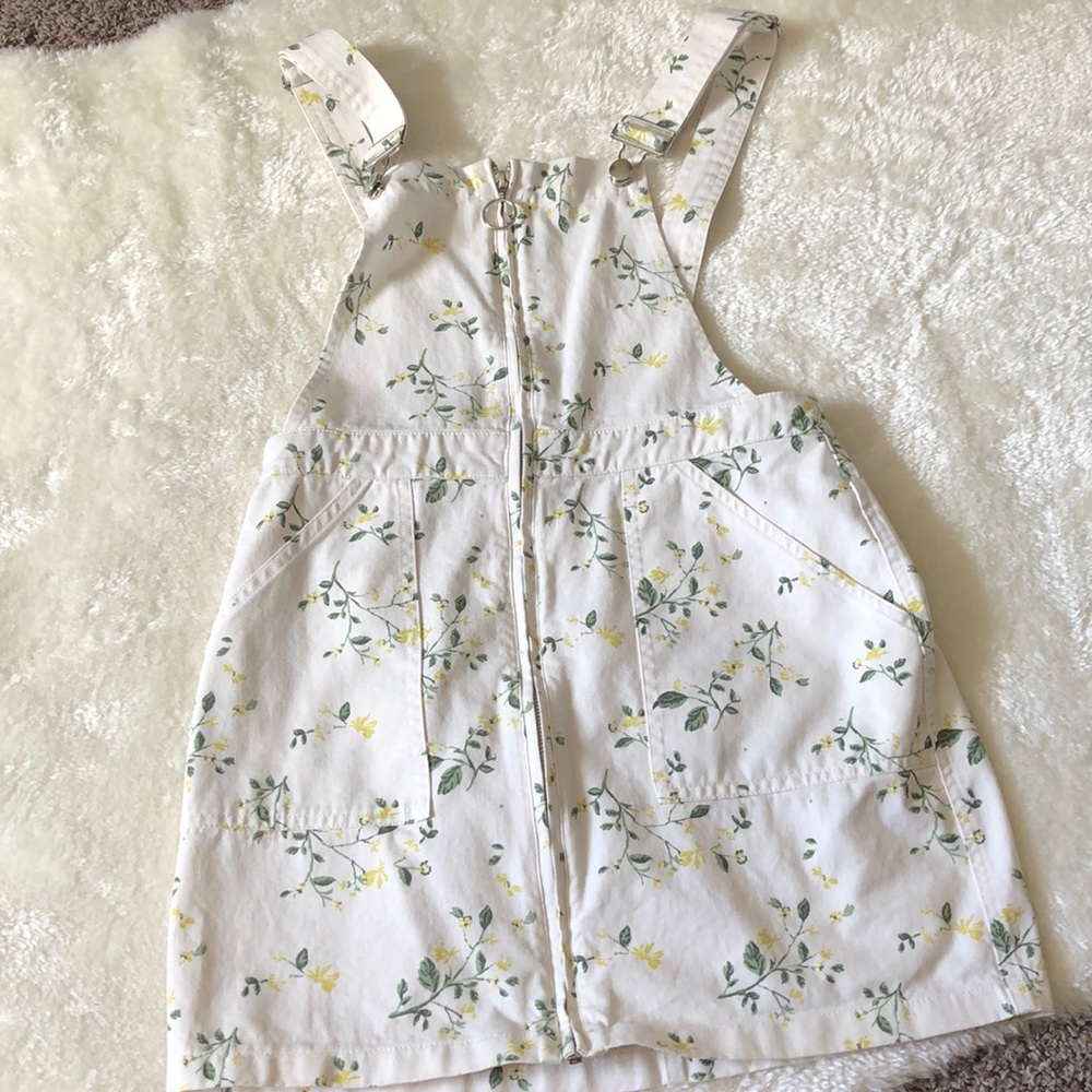 Floral white overall skirt